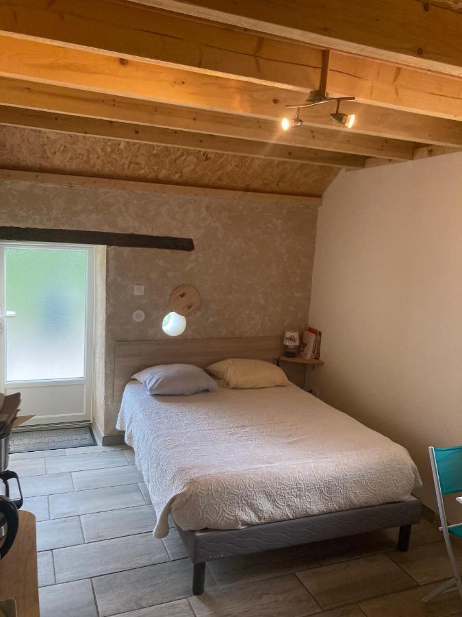 Le Calme A La Campagne Apartment Besson Exterior photo